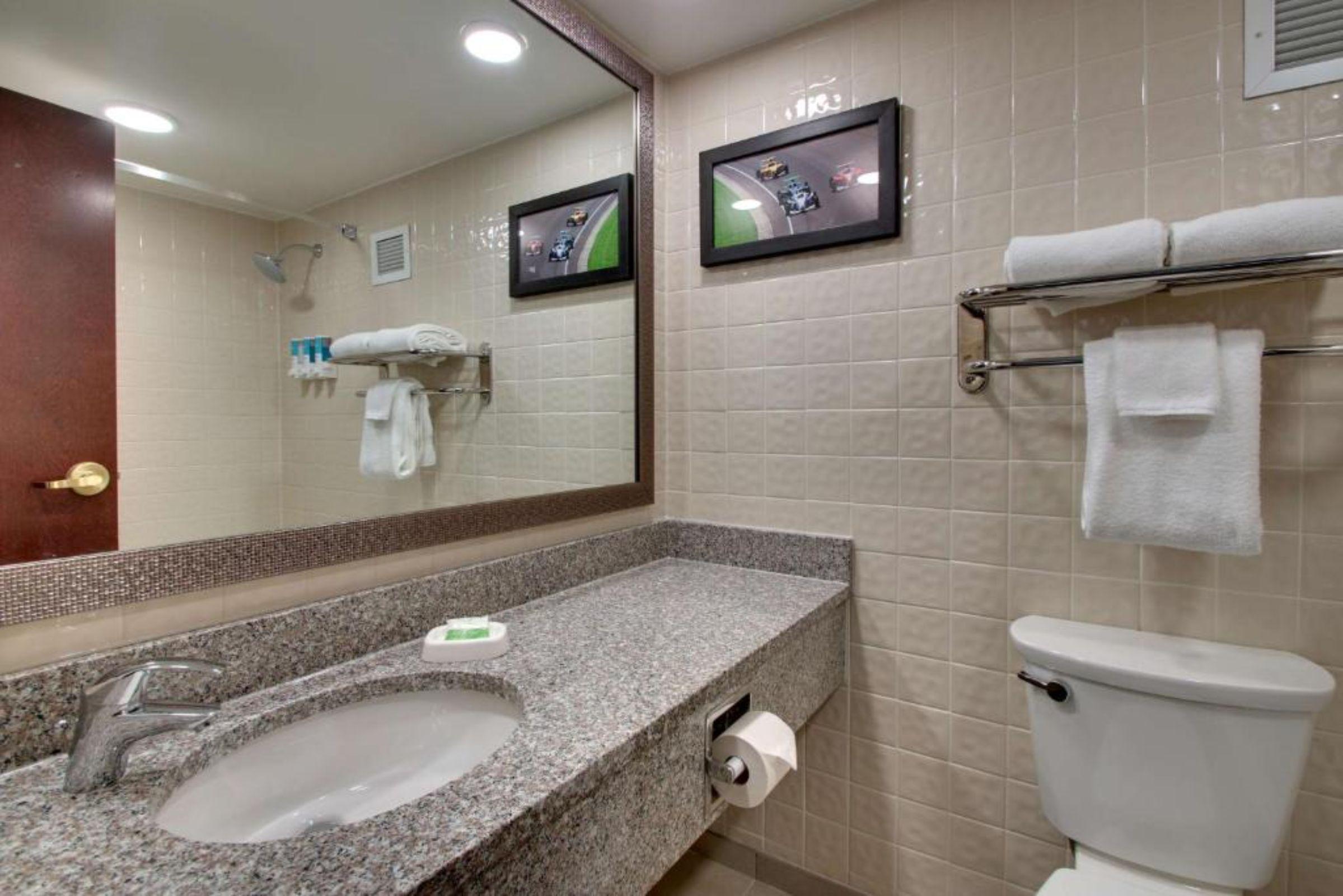 Best Western Plus Indianapolis North At Pyramids Bagian luar foto